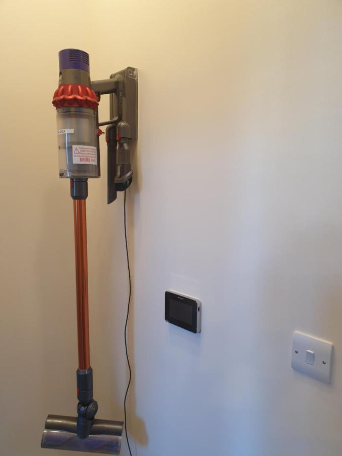London Luxury Spacious 2 Bedroom Apartment 4 Mins From Ilford Stn. Free Parking Екстериор снимка