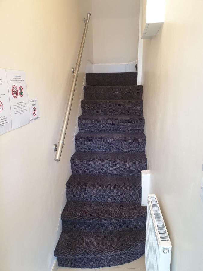 London Luxury Spacious 2 Bedroom Apartment 4 Mins From Ilford Stn. Free Parking Екстериор снимка