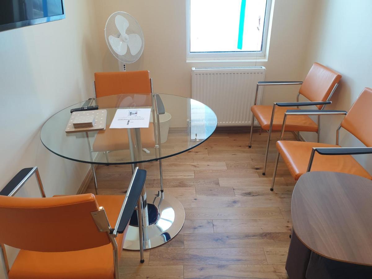 London Luxury Spacious 2 Bedroom Apartment 4 Mins From Ilford Stn. Free Parking Екстериор снимка