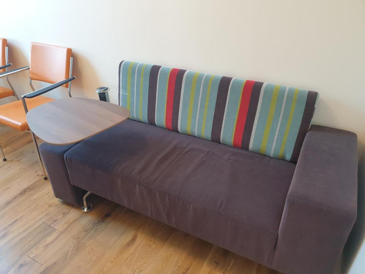 London Luxury Spacious 2 Bedroom Apartment 4 Mins From Ilford Stn. Free Parking Екстериор снимка
